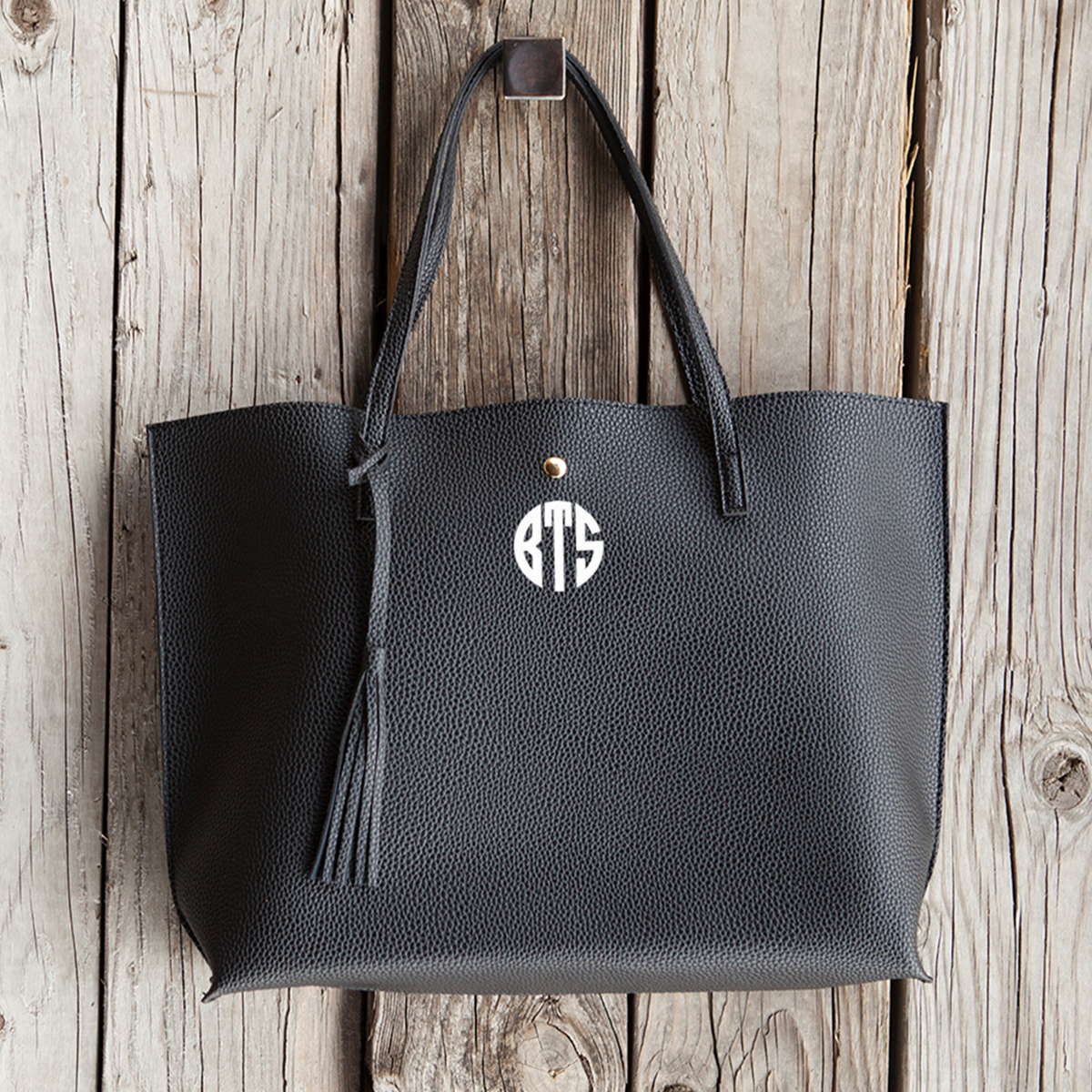 Personalized Monogram Embroidered Handbags (black)